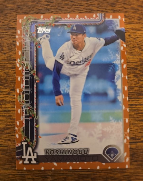 2025 Topps Holiday #H159 Yoshinobu Yamamoto — front