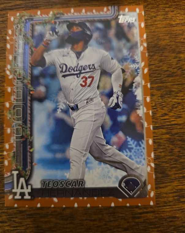 2025 Topps Holiday #H164 Teoscar Hernandez — front