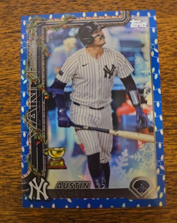 2025 Topps Holiday #H56 Austin Wells — front