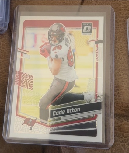 2023 Panini Donruss Optic #181 Cade Otton — front