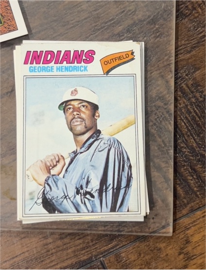 1977 Topps #330 George Hendrick — front