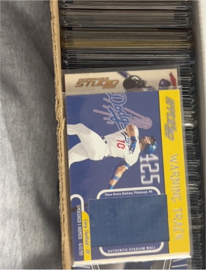 2001 Donruss Studio Warning Track #WT-3 Gary Sheffield — front