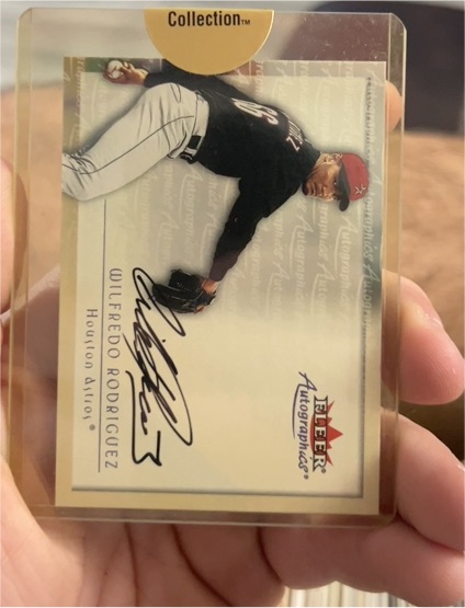 2001 Fleer Autographics #NNO Wilfredo Rodriguez — front