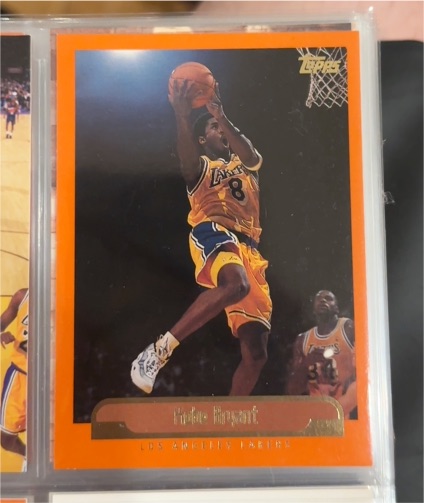 1999-2000 Topps #125 Kobe Bryant — front