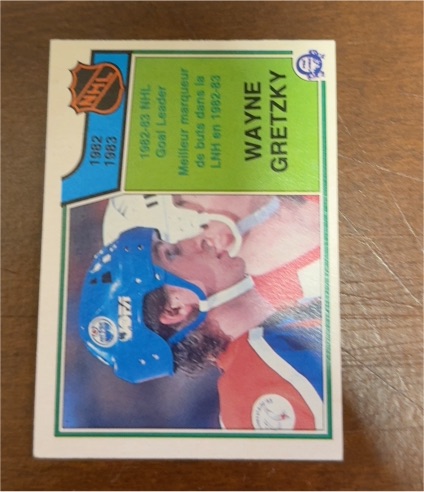 1983 O-Pee-Chee #215 Wayne Gretzky — front