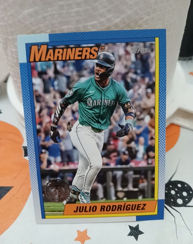 2025 Topps Series 1 35th Anniversary #T90-42 Julio Rodríguez — front