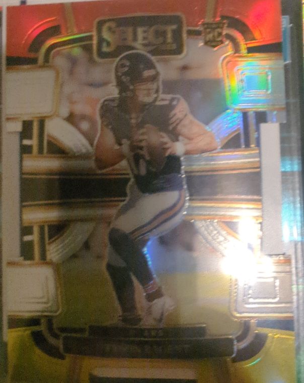 2023 Panini Select Concourse Red & Yellow Prizm Die-Cut #1 Justin Fields — front
