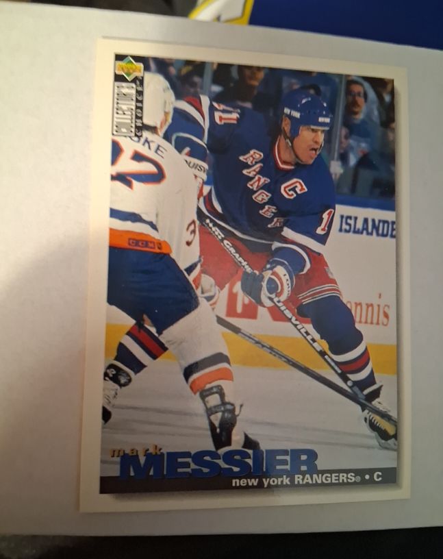 1995-96 Upper Deck Collector's Choice #220 Mark Messier — front