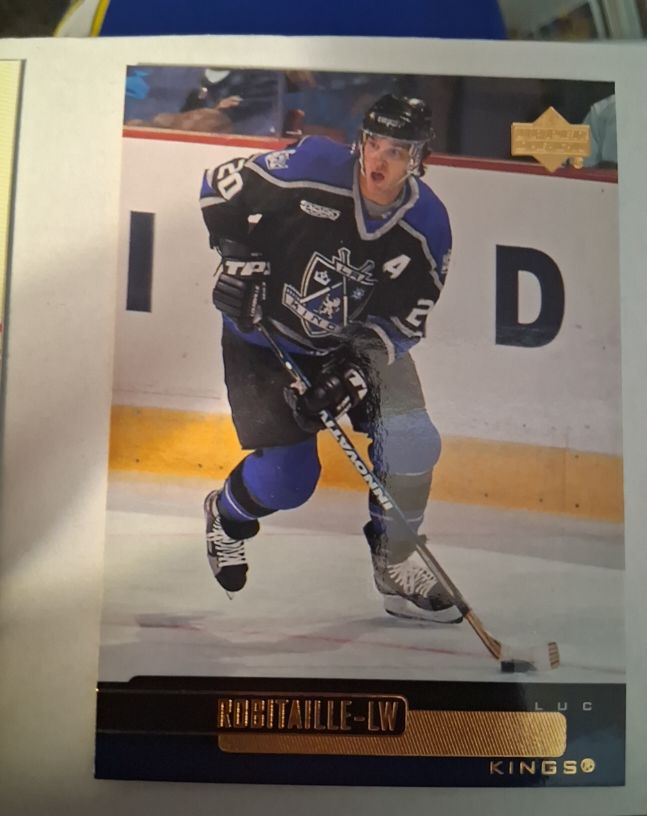 1999-00 Upper Deck #234 Luc Robitaille — front