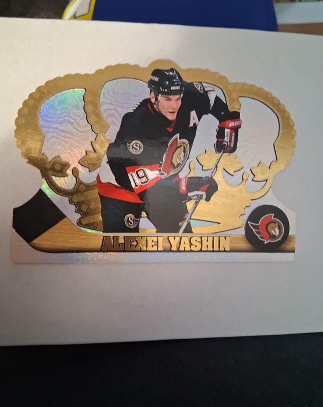 1997-98 Pacific Crown Royale #94 Alexei Yashin — front