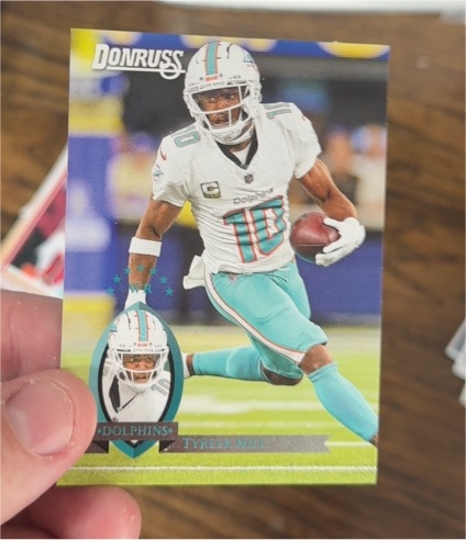 2025 Panini Donruss Retro 1995 #28 Tyreek Hill — front