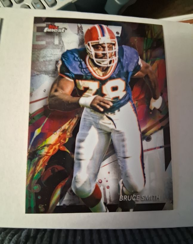 2024 Topps Finest #9 Bruce Smith — front