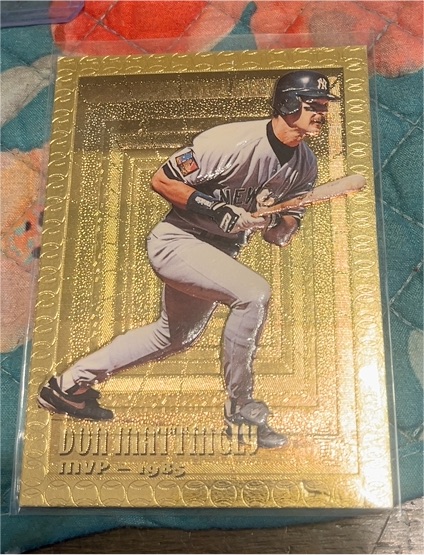 1995 Topps Embossed #115 Don Mattingly — front