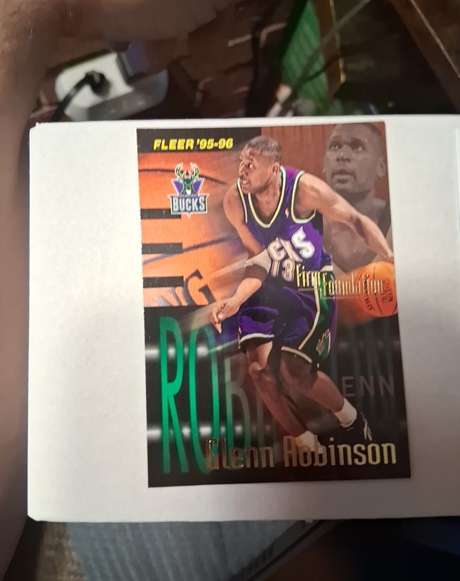 1995-96 Fleer #405 Glenn Robinson Firm Foundation — front