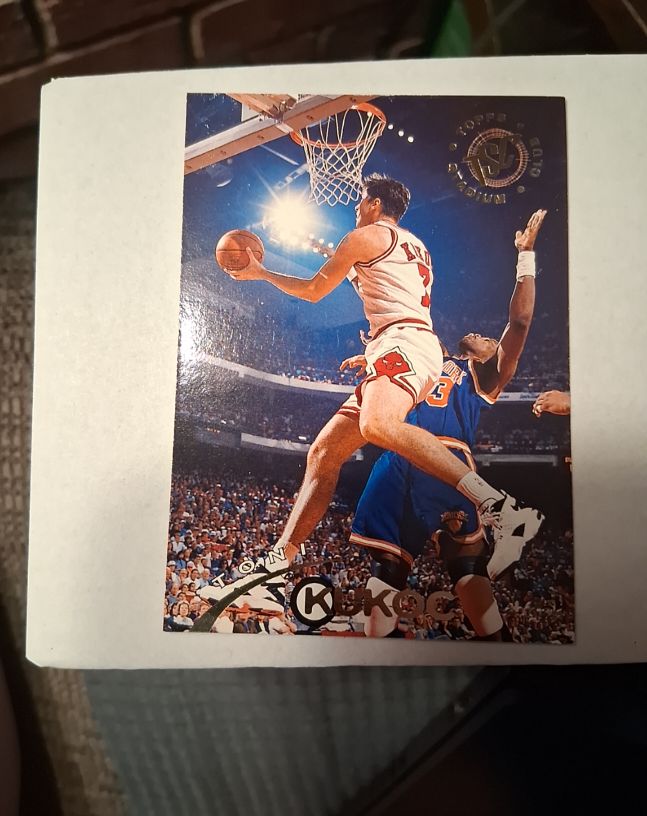 1994-95 Topps Stadium Club #18 Toni Kukoc — front