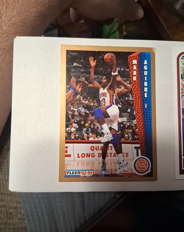 1992-93 Fleer #62 Mark Aguirre — front