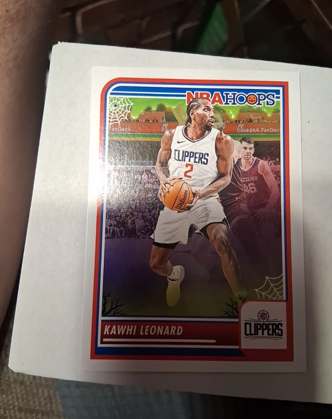 2023-24 Panini Haunted Hoops #114 Kawhi Leonard — front