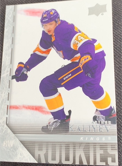 2020-21 Upper Deck Extended Series '05-06 Tribute Young Guns #T-100 Arthur Kaliyev — front