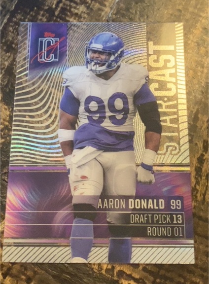 2024 Topps Signature Class #SC-16 Aaron Donald Starcast — front