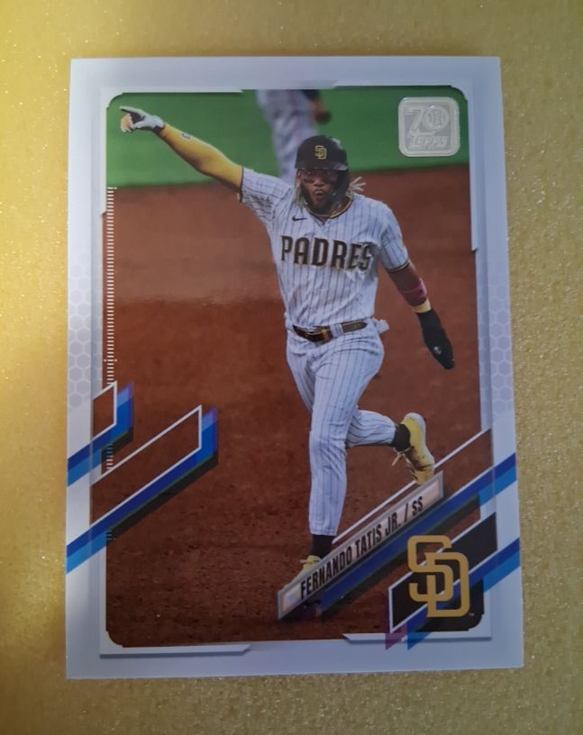 2021 Topps #1 Fernando Tatis Jr. San Diego Padres — front