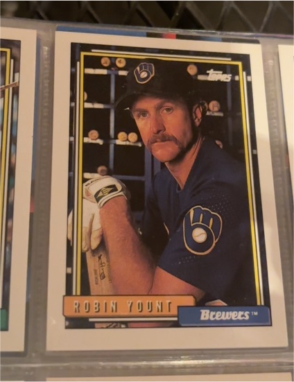 1992 Topps #90 Robin Yount — front