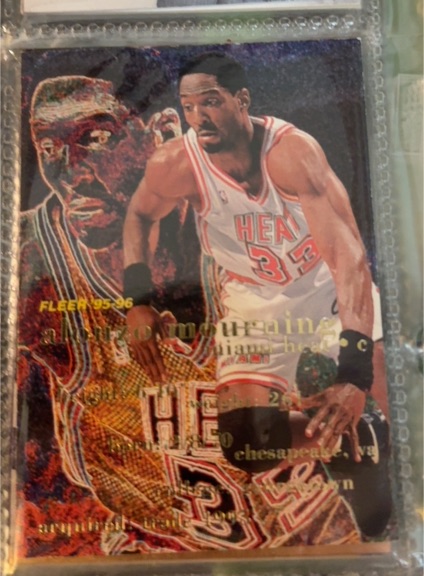 1995-96 Fleer #235 Alonzo Mourning — front