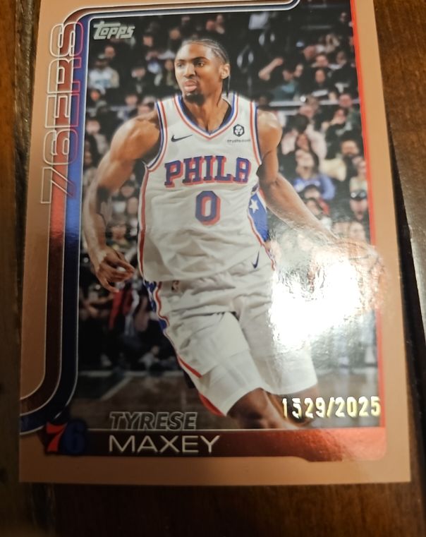 2025-26 Topps #21 Tyrese Maxey — front