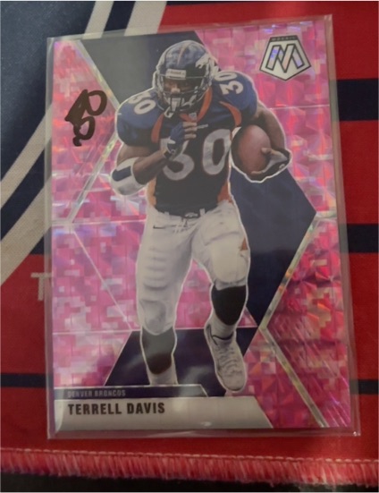 2024 Panini Mosaic Terrell Davis Pink Camo Prizm — front