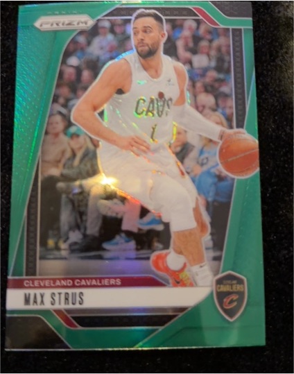 2024-25 Panini Prizm #27 Max Strus — front