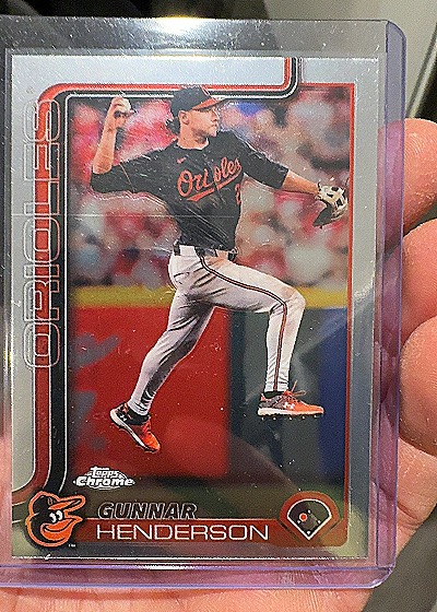2025 Topps Chrome #213 Gunnar Henderson — front