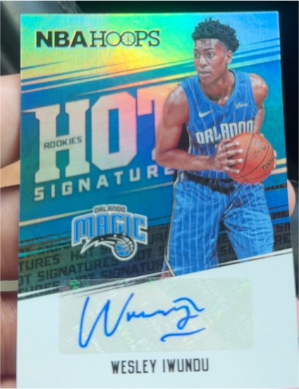 2017-18 Panini Hoops Hot Signatures Rookies #30 Wesley Iwundu — front
