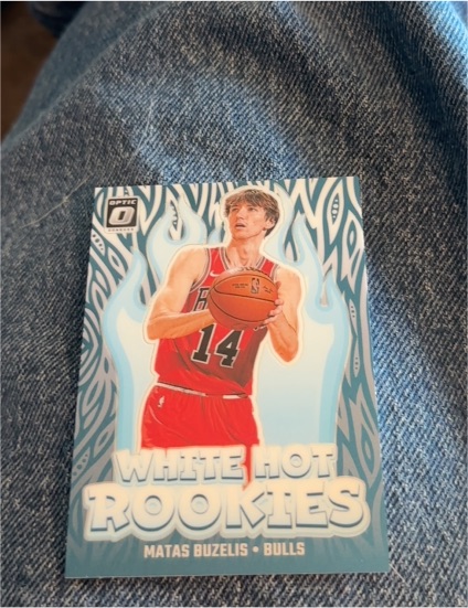 2024-25 Panini Donruss Optic #10 Matas Buzelis White Hot Rookies — front