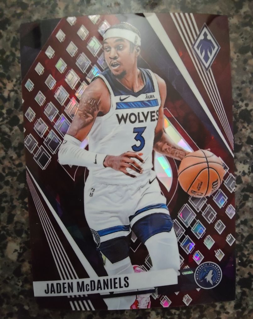 2023-24 Panini Phoenix #19 Jaden McDaniels — front