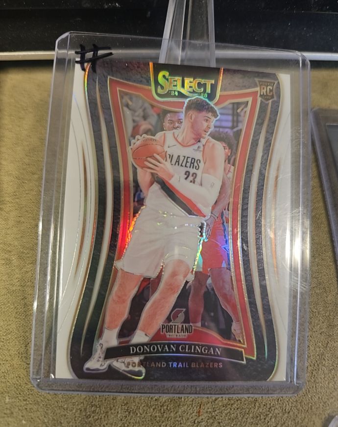2024-25 Panini Select #390 Donovan Clingan — front