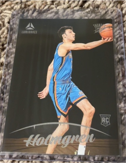2022-23 Panini Chronicles Luminance #147 Chet Holmgren — front