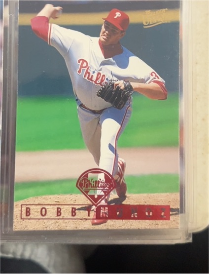 1995 Ultra #208 Bobby Munoz — front