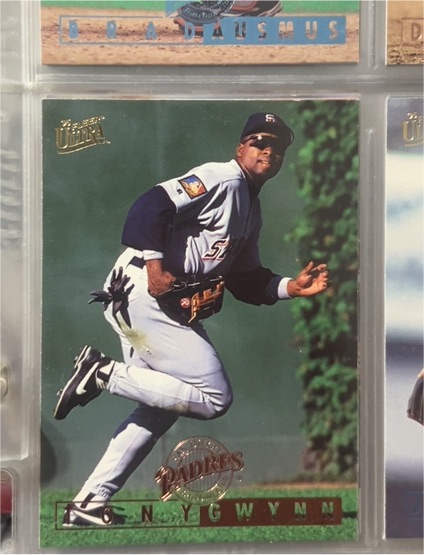 1995 Fleer Ultra #233 Tony Gwynn — front