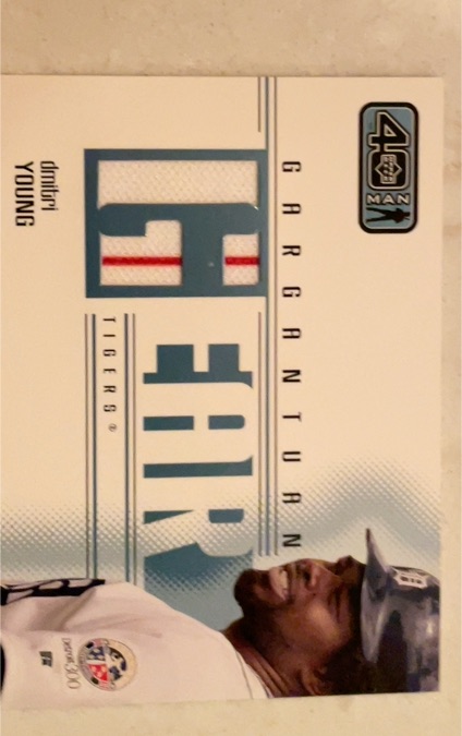2002 Upper Deck 40-Man Gargantuan Gear #G-DY Dmitri Young — front