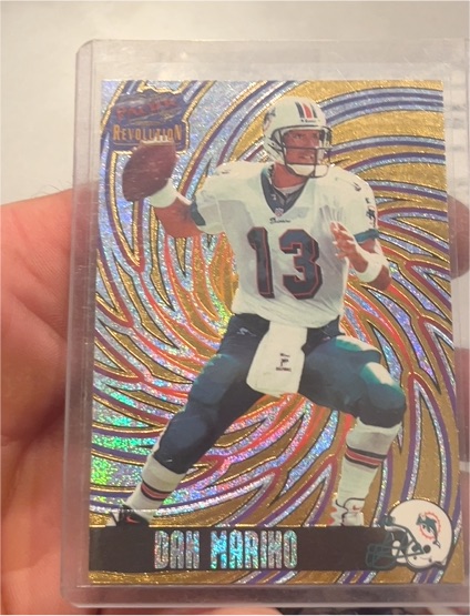 1995 Skybox Premium Paydirt #PD14 Dan Marino — front