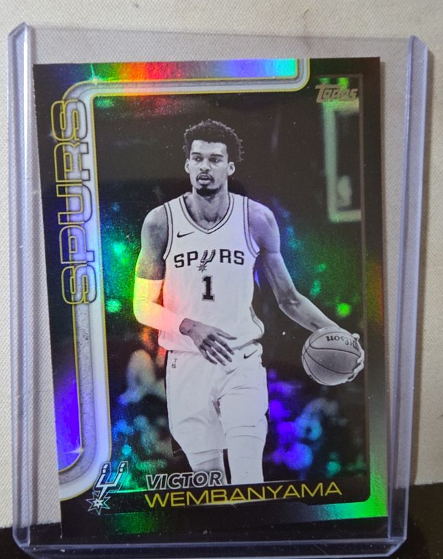 2025 Topps #195 Victor Wembanyama — front