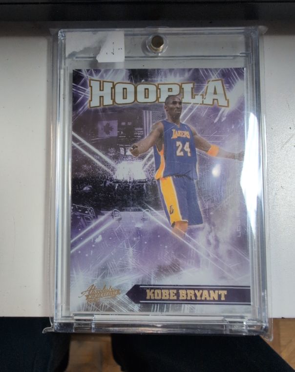 2010 Panini Absolute Memorabilia #13 Kobe Bryant Hoopla — front