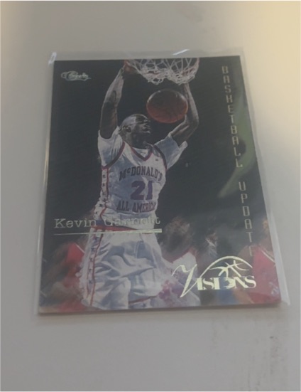 1996 Classic Basketball #U108 Kevin Garnett — front