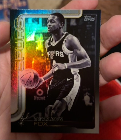 2025-26 Topps Basketball De’Aaron Fox Blackout Parallel #196 — front