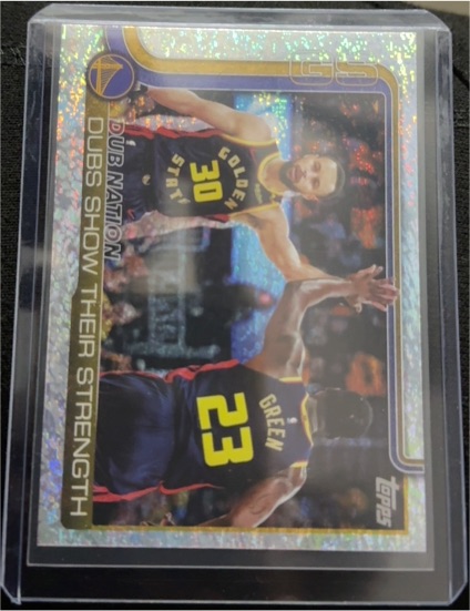 2025-26 Topps #291 Dubs Nation: Dubs Show Their Strength — front