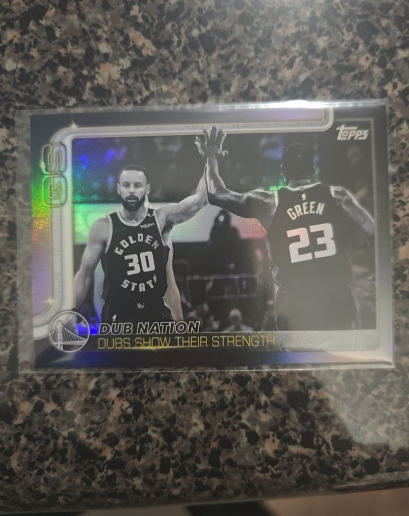 2025-26 Topps #291 Dub Nation Dubs Show Their Strength Stephen Curry & Draymond Green — front