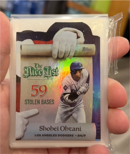 2025 Topps Holiday #MNL-2 Shohei Ohtani Making the Nice List — front