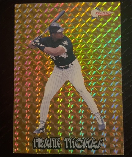 1994 Pacific Trading Spanish Baseball Gold Prism Insert #3 Frank Thomas — front