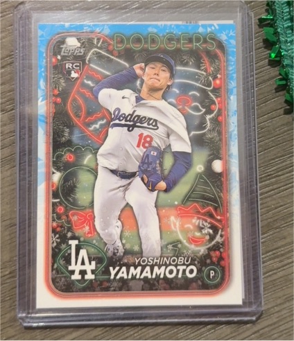 2024 Topps Holiday #H88 Yoshinobu Yamamoto — front