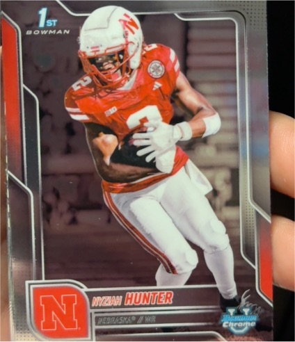 2025 Bowman Chrome University #10 Nyziah Hunter — front