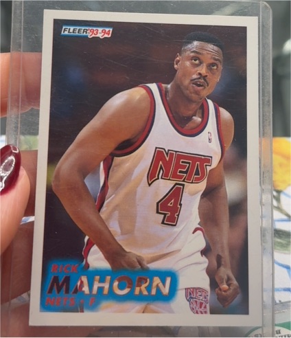 1993-94 Fleer #335 Rick Mahorn — front